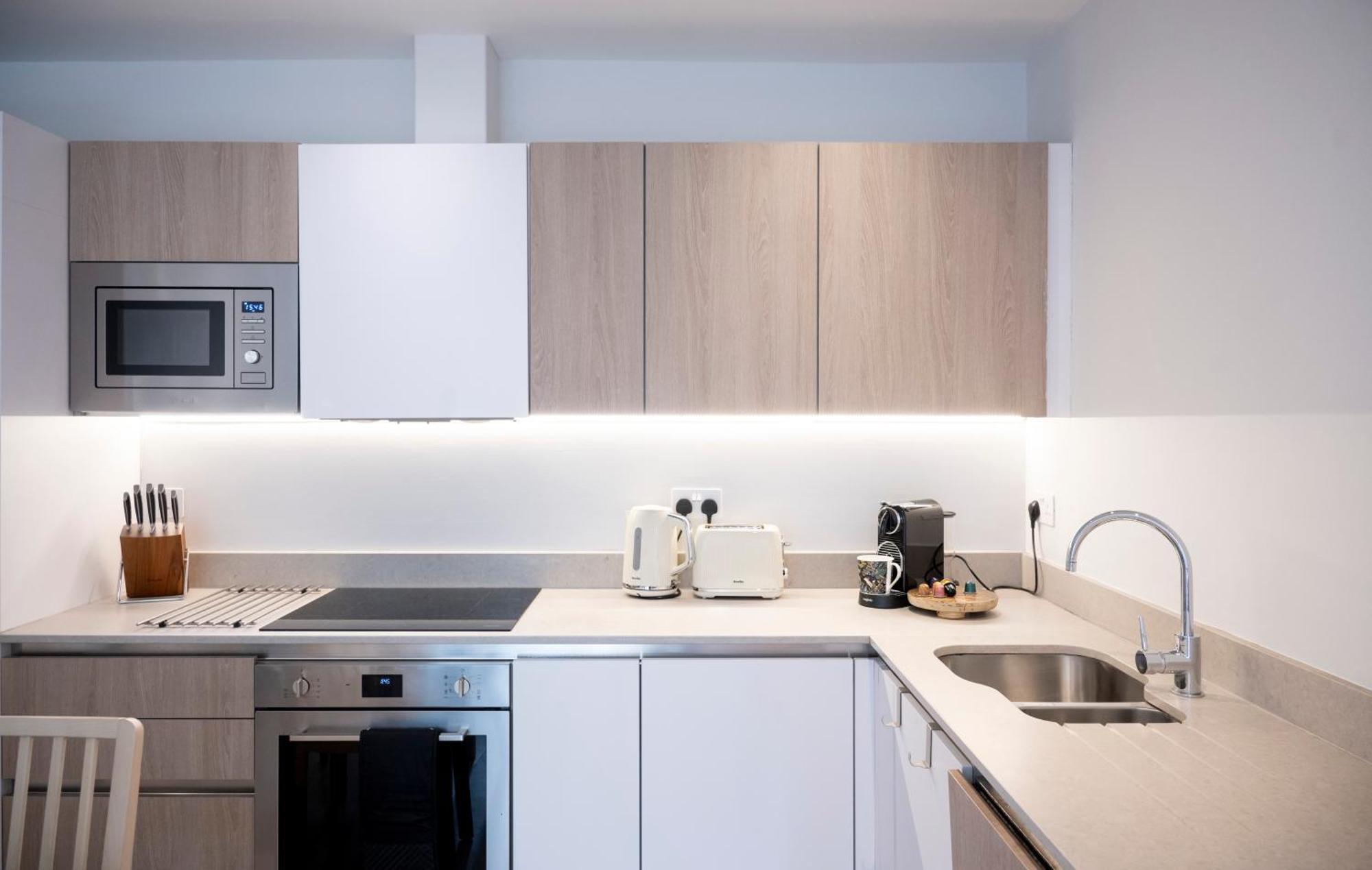 Lovely 1br - Zone 1 - Station Nearby Apartament